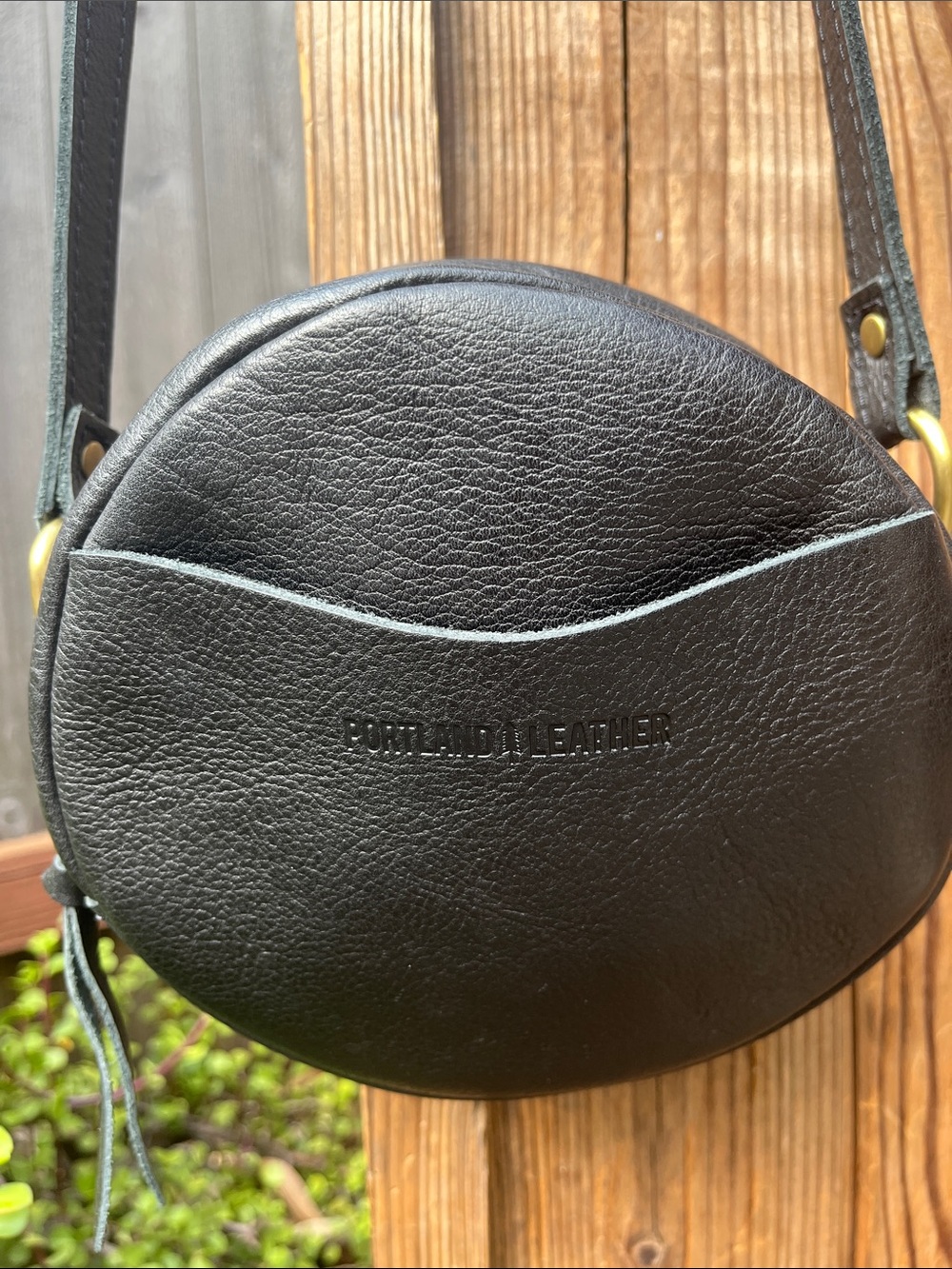 Portland Pebble Leather Black Round Leather Crossbody Bag